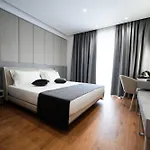 酒店 Naos Luxury 4*