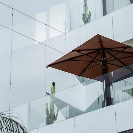 Naos Luxury 4*