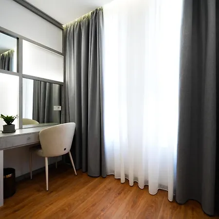 Naos Luxury 4*