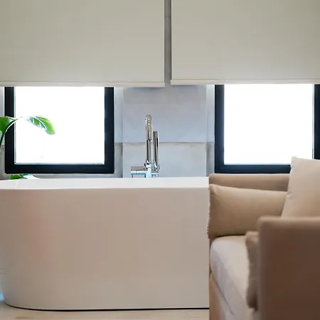 Naos Luxury 4*