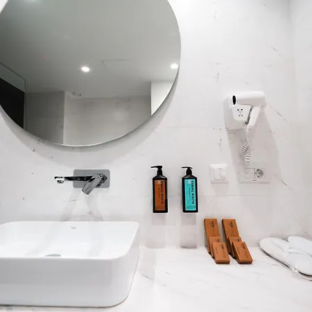 Naos Luxury 4* Orikum