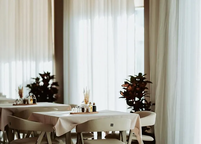 Hotel Naos Luxury