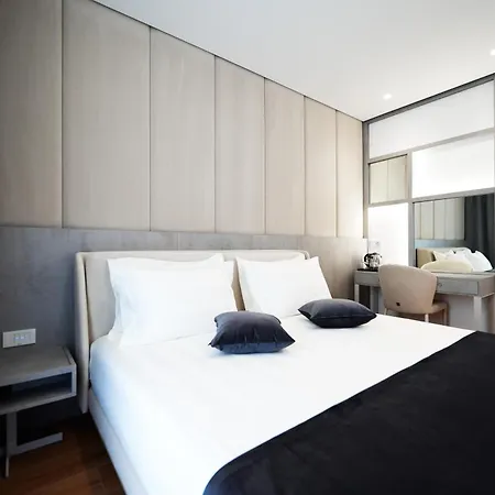 Hotel Naos Luxury