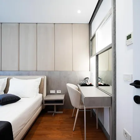 Отель Naos Luxury