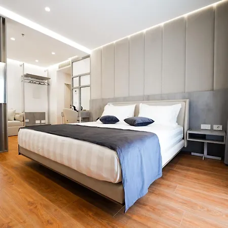 Naos Luxury Hotel *
